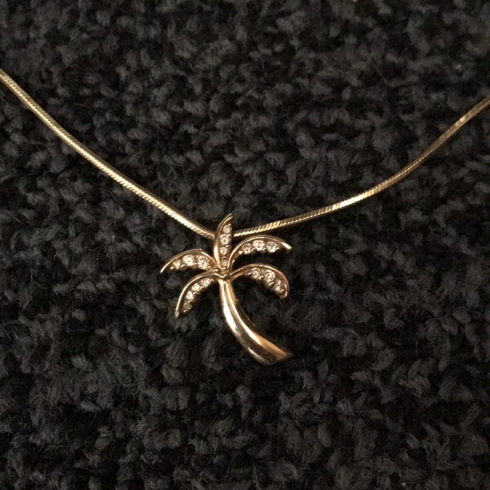 Na Hoku 14k gold and diamond necklace